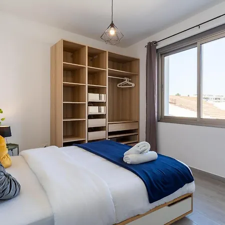 Lägenhet Honey 1-bedroom In Larnaca
