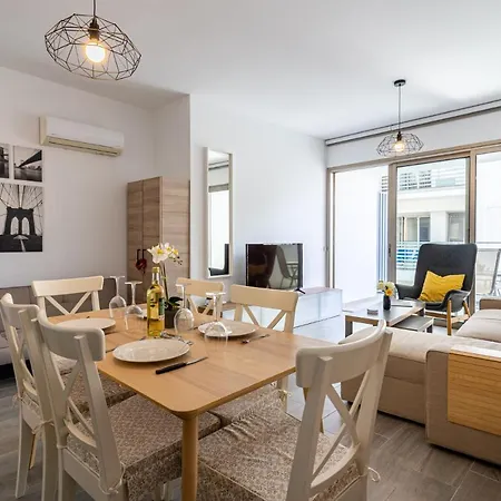 Honey 1-bedroom In *
