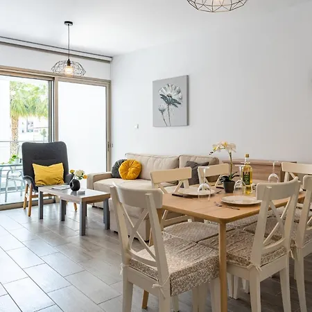 Honey 1-bedroom In *